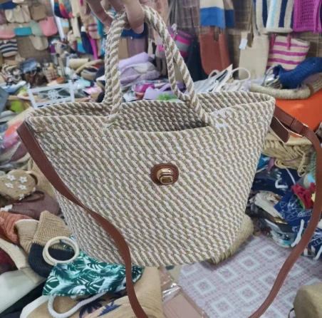 Handwoven Paj Rwb Cov Poj Niam Hnab Nrog PU Ntev Tes